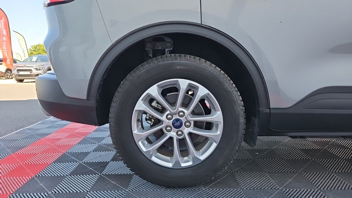 Ford Kuga - Photo 8