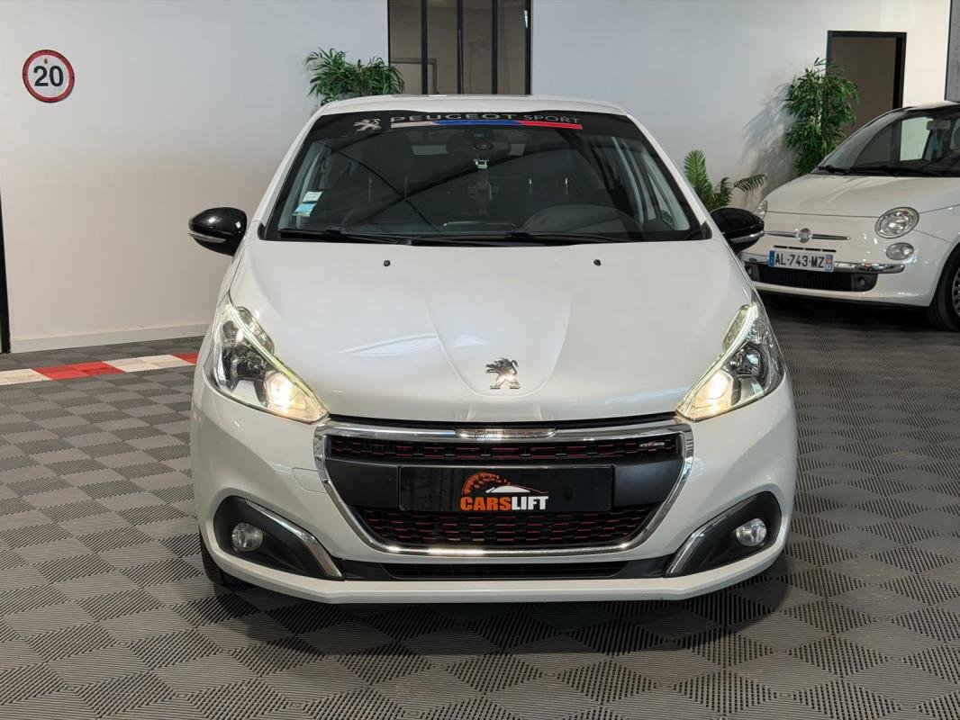 Peugeot 208 - Photo 2