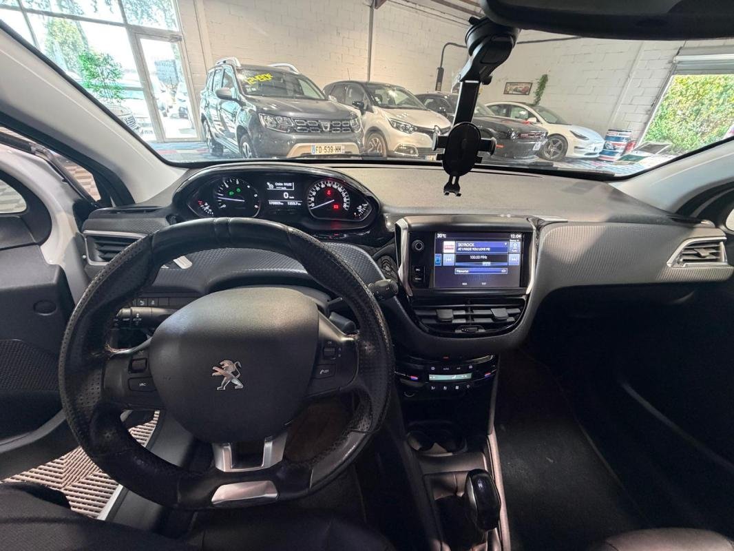 Peugeot 208 - Photo 10