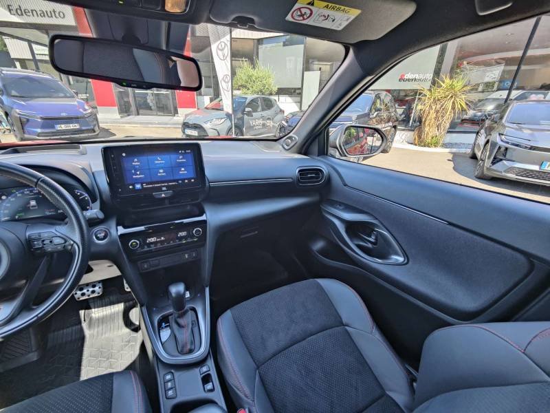 Toyota Yaris - Photo 11