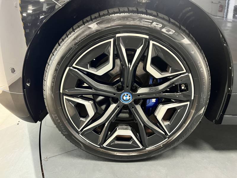 BMW ix - Photo 16