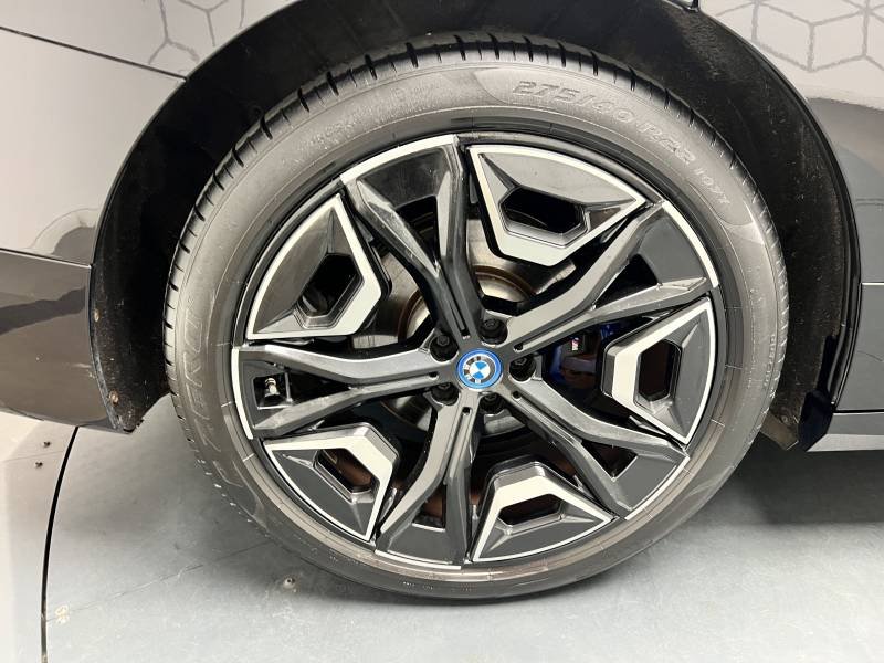 BMW ix - Photo 18