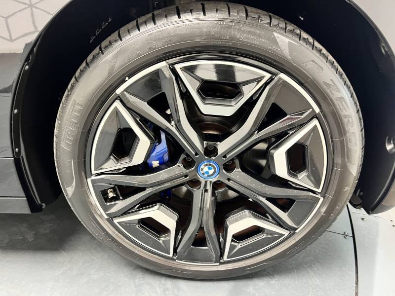 BMW ix - Photo 19