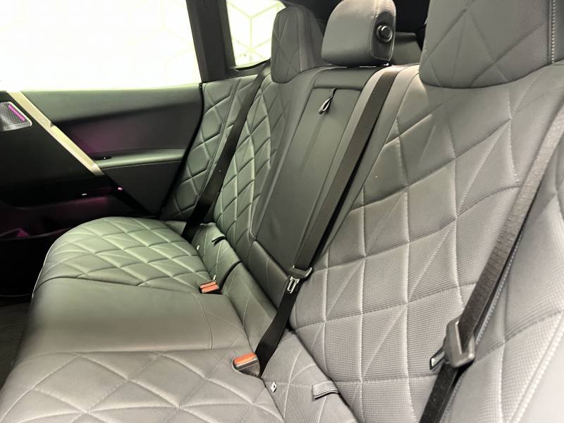 BMW ix - Photo 24
