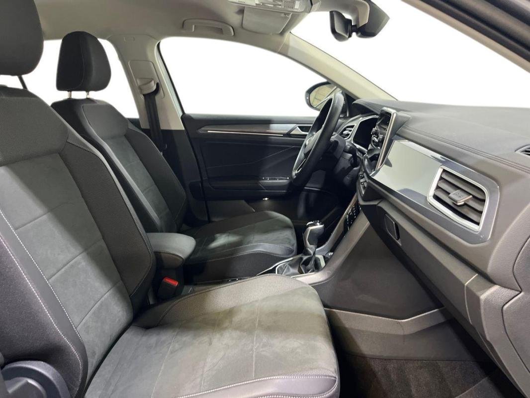 Volkswagen T-Roc - Photo 13