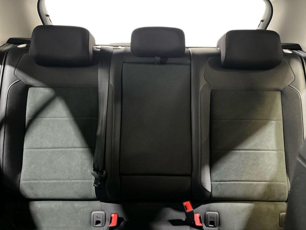 Volkswagen T-Roc - Photo 22