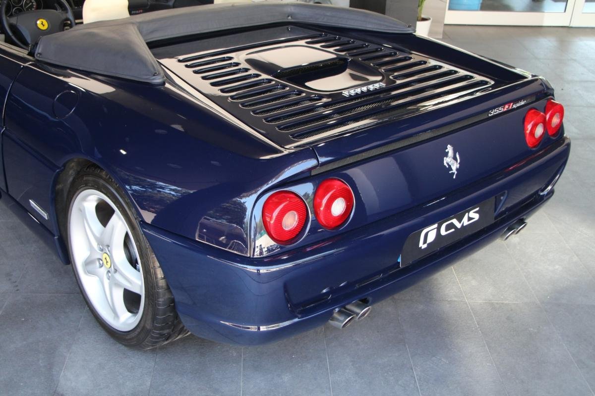 Ferrari F355 - Photo 13