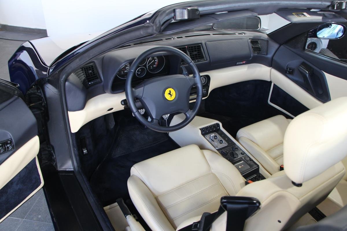 Ferrari F355 - Photo 15