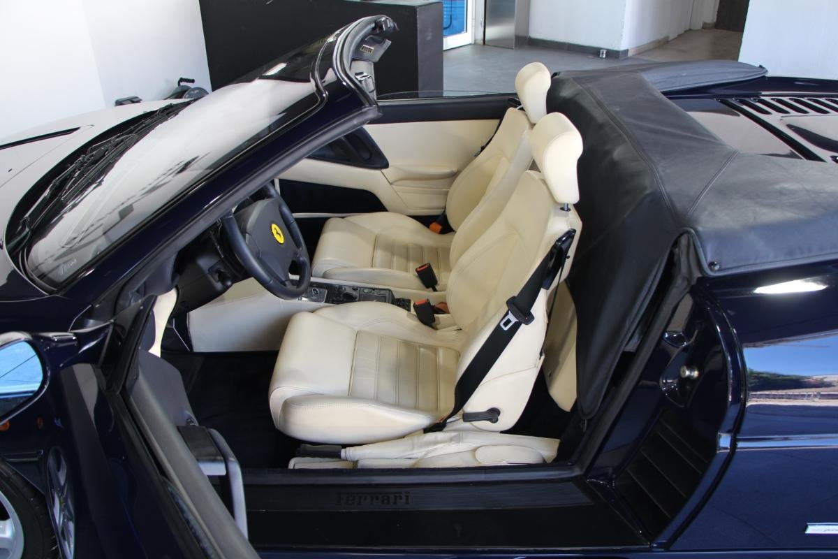 Ferrari F355 - Photo 16