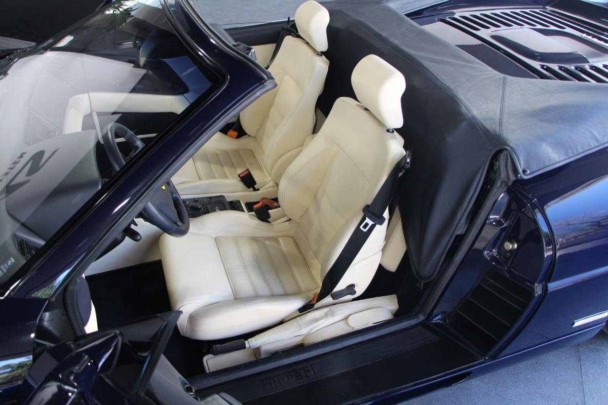 Ferrari F355 - Photo 17