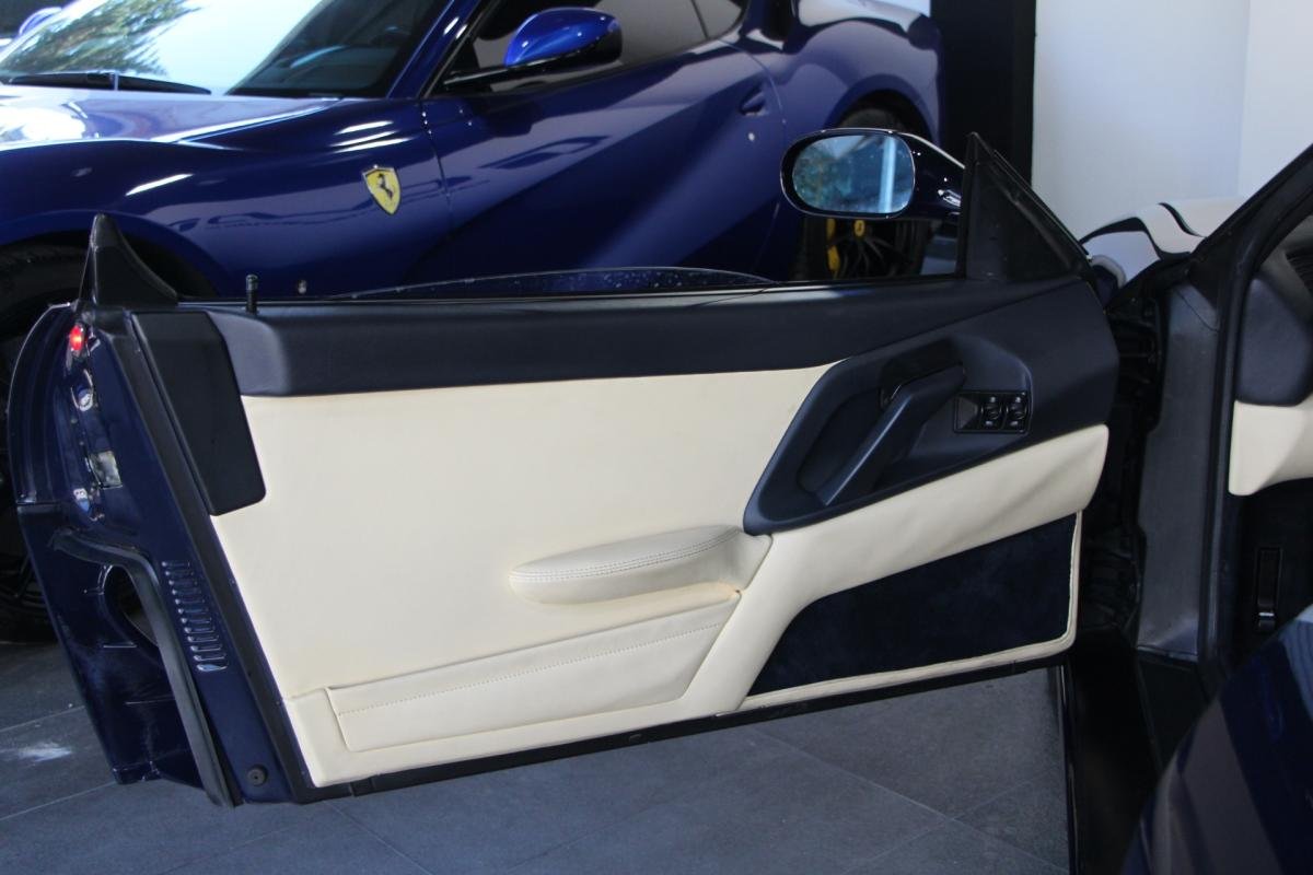 Ferrari F355 - Photo 18