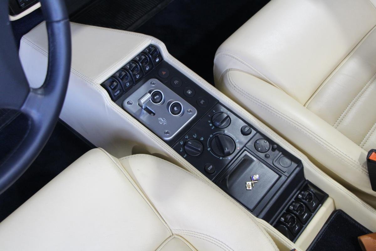 Ferrari F355 - Photo 19