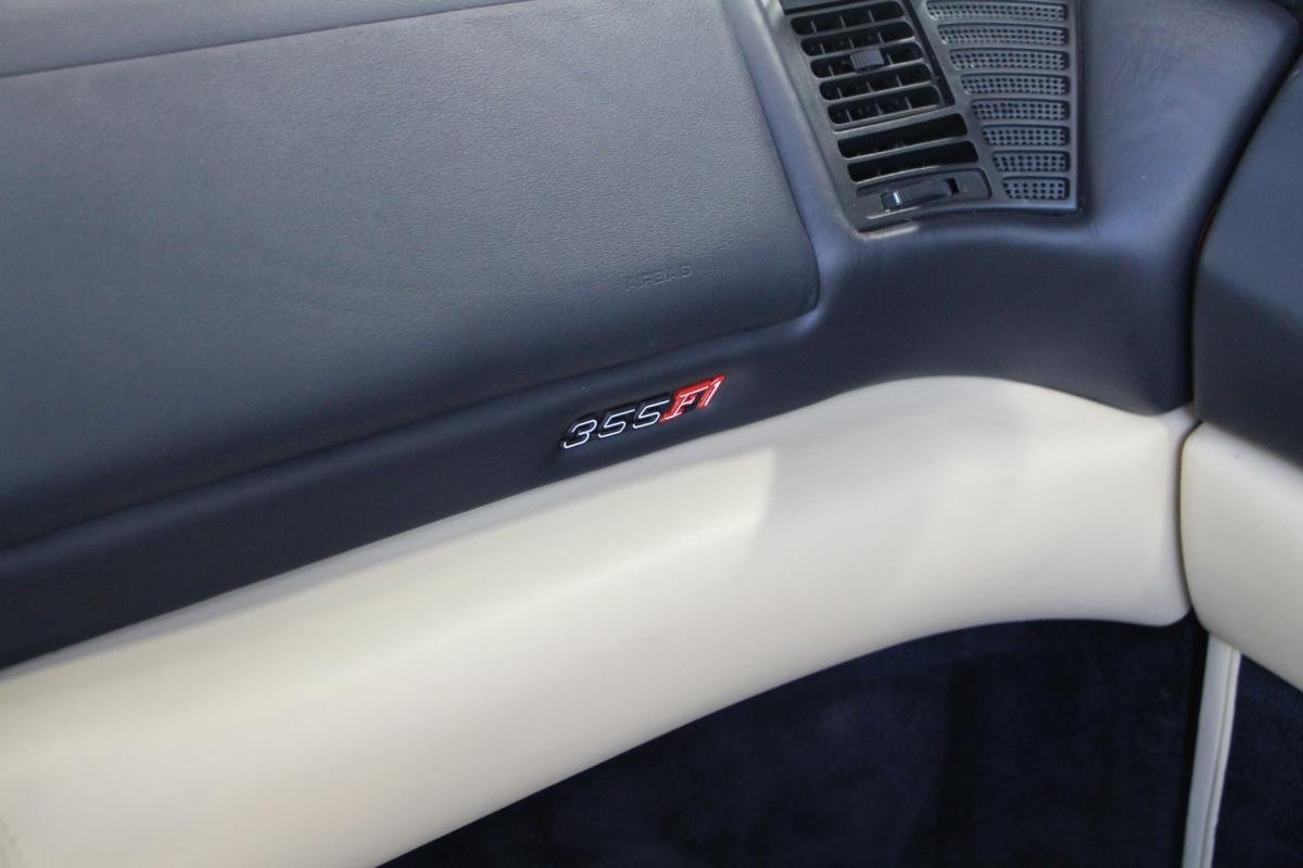 Ferrari F355 - Photo 24