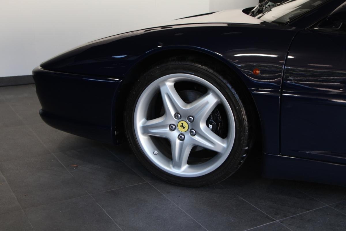 Ferrari F355 - Photo 10