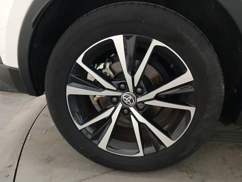 Toyota C-HR - Photo 9