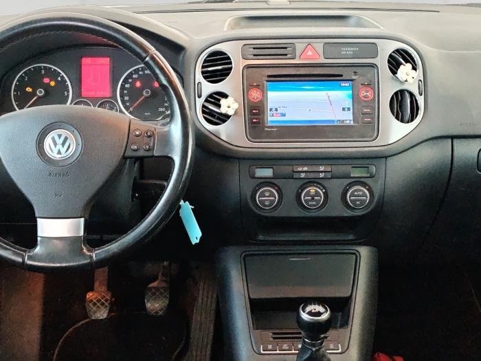 Volkswagen Tiguan - Photo 19