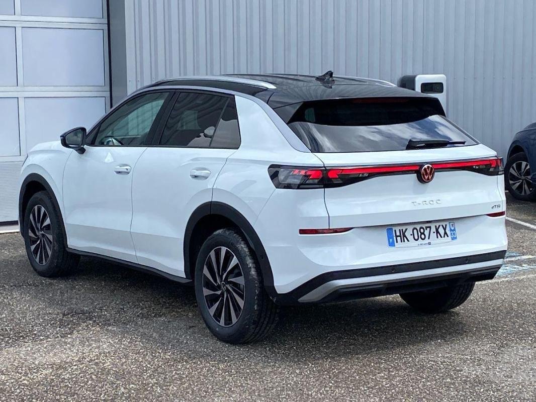 Volkswagen T-Roc - Photo 3