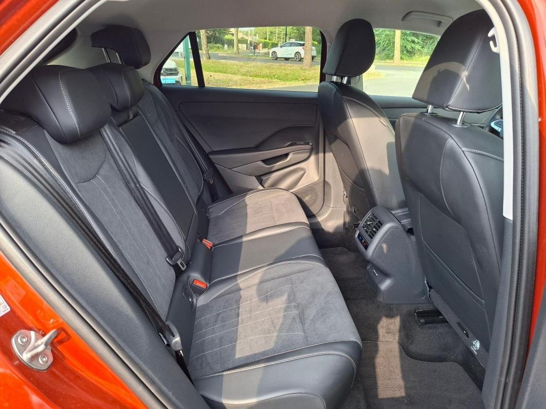 Volkswagen T-Roc - Photo 12