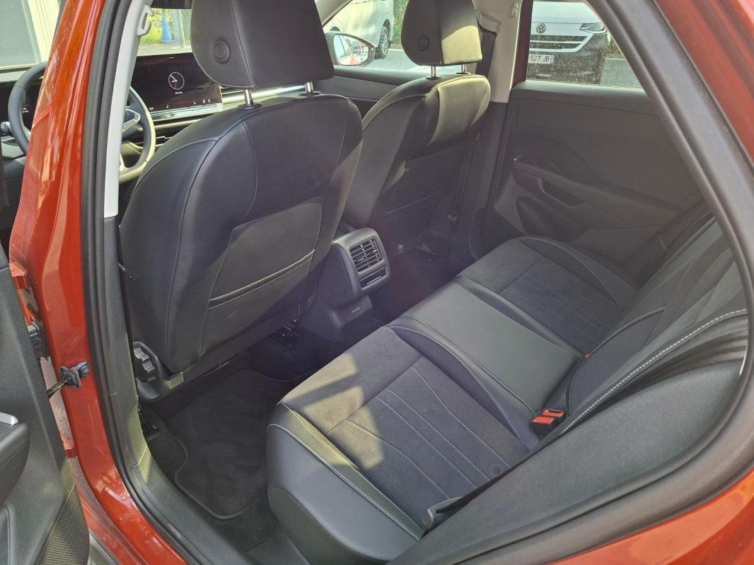 Volkswagen T-Roc - Photo 13