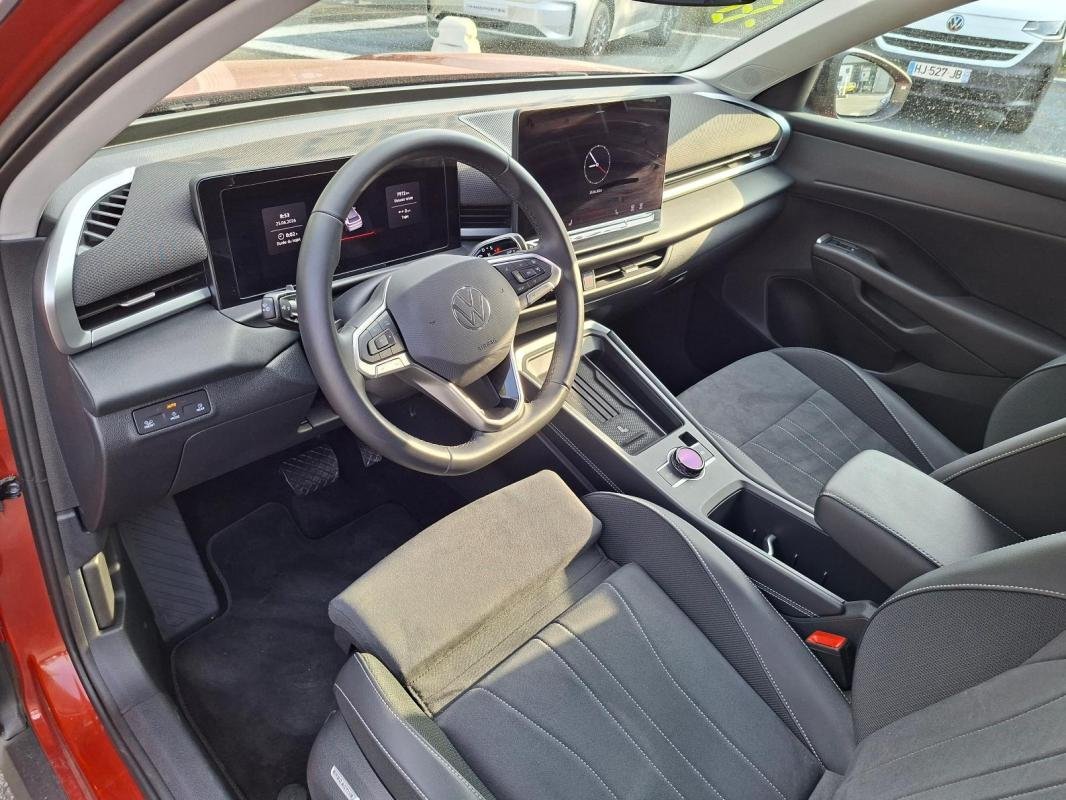 Volkswagen T-Roc - Photo 9