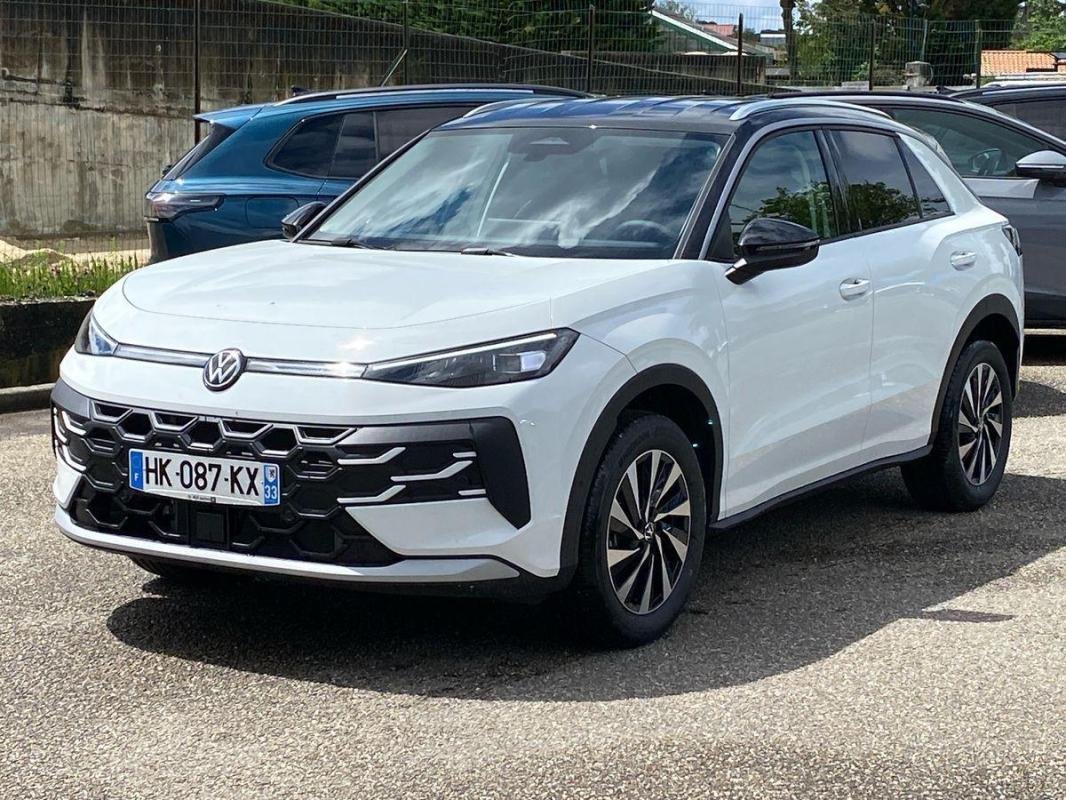 Volkswagen T-Roc - Photo 1