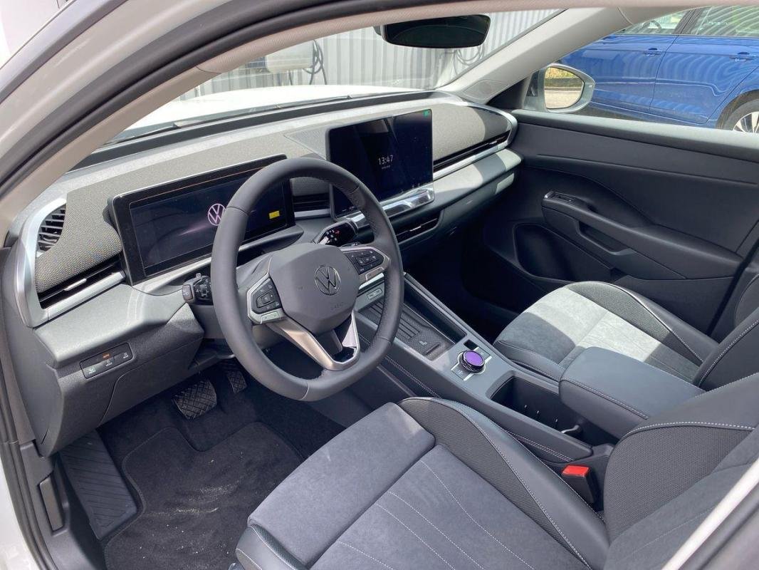 Volkswagen T-Roc - Photo 9