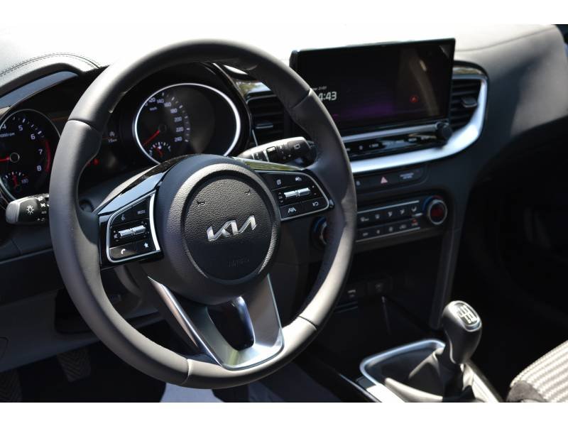 Kia CEED - Photo 13