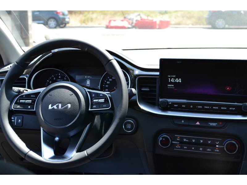 Kia CEED - Photo 14