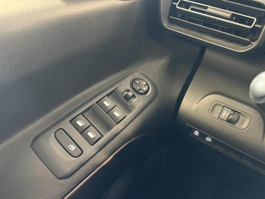 Peugeot Rifter - Photo 16