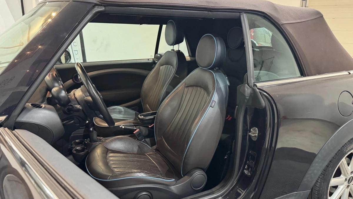 Mini Cabrio - Photo 11