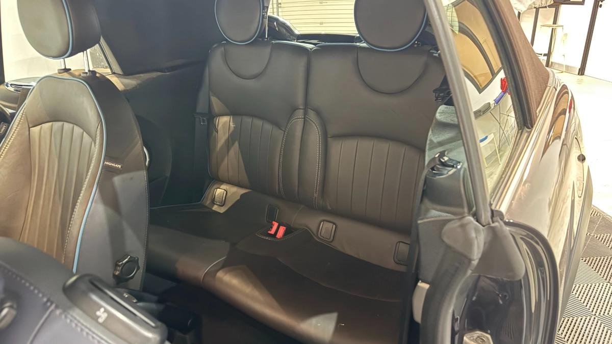 Mini Cabrio - Photo 13