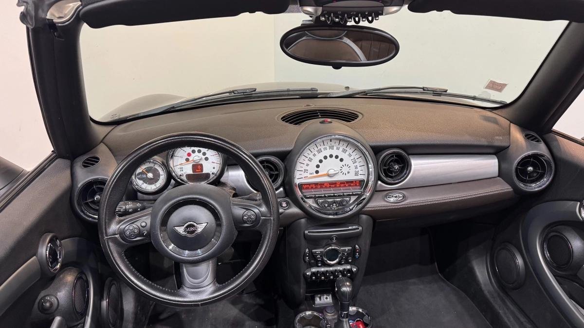 Mini Cabrio - Photo 15