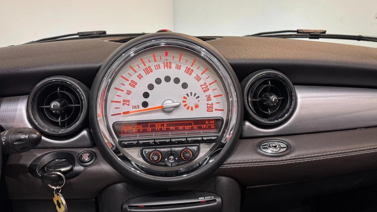 Mini Cabrio - Photo 17