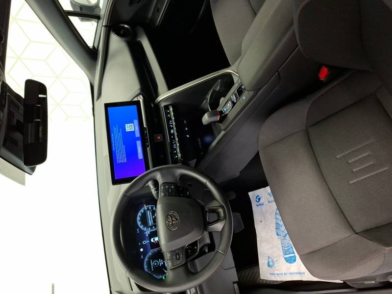 Toyota C-HR - Photo 11