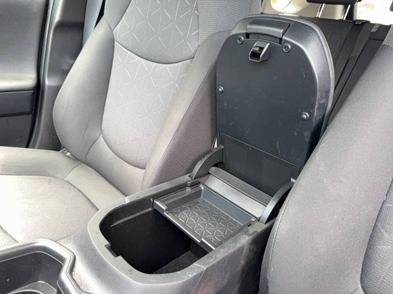 Toyota RAV4 - Photo 24
