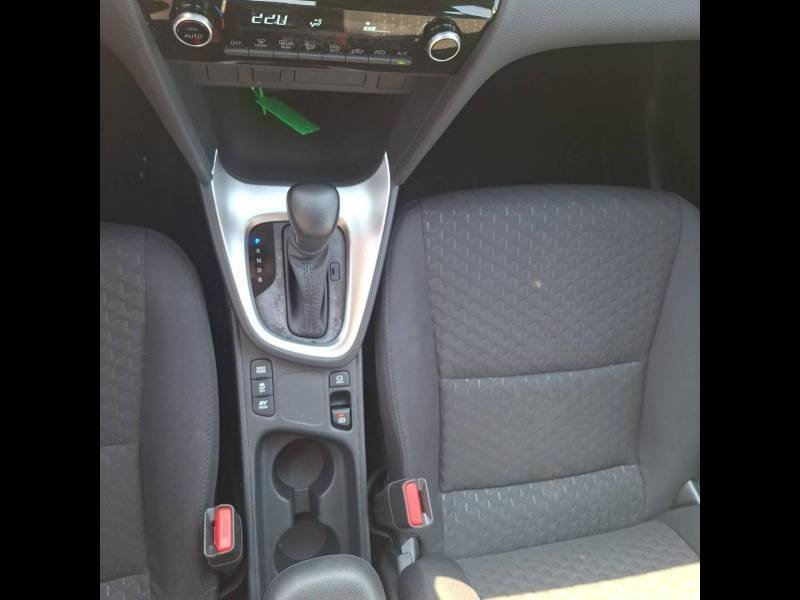 Toyota Yaris - Photo 17