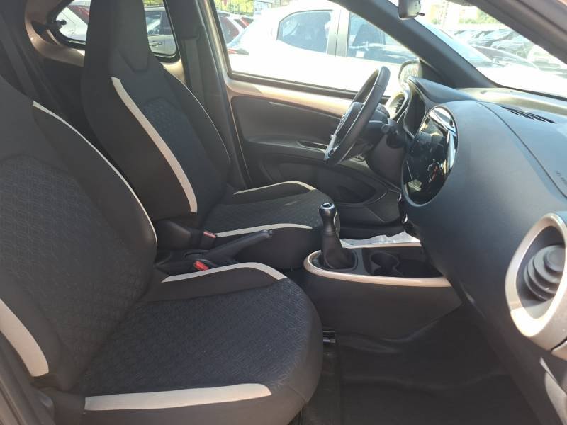 Toyota aygo x - Photo 12