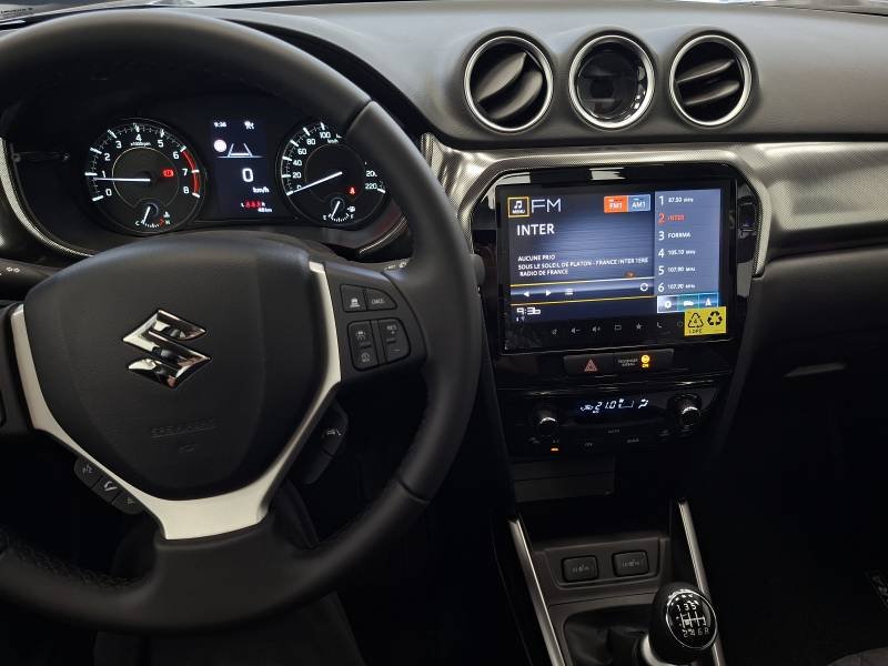 Suzuki Vitara - Photo 11