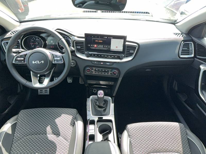 Kia CEED - Photo 11