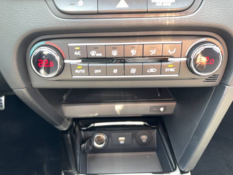 Kia CEED - Photo 17