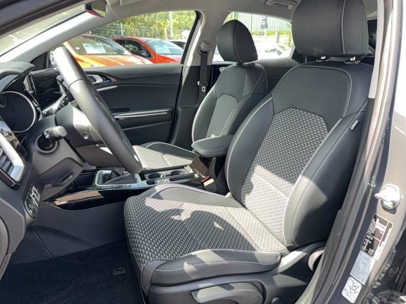Kia CEED - Photo 10
