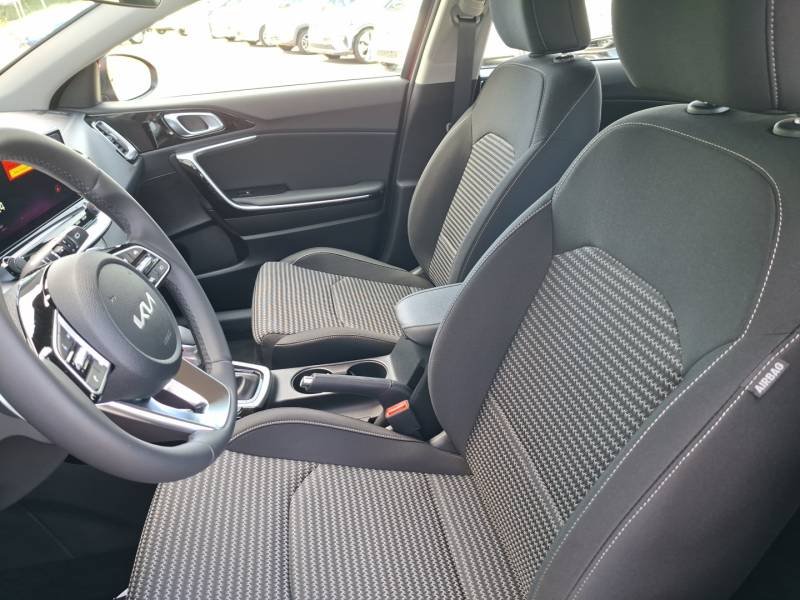 Kia CEED - Photo 13