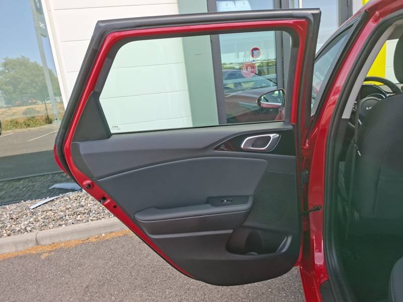 Kia CEED - Photo 16