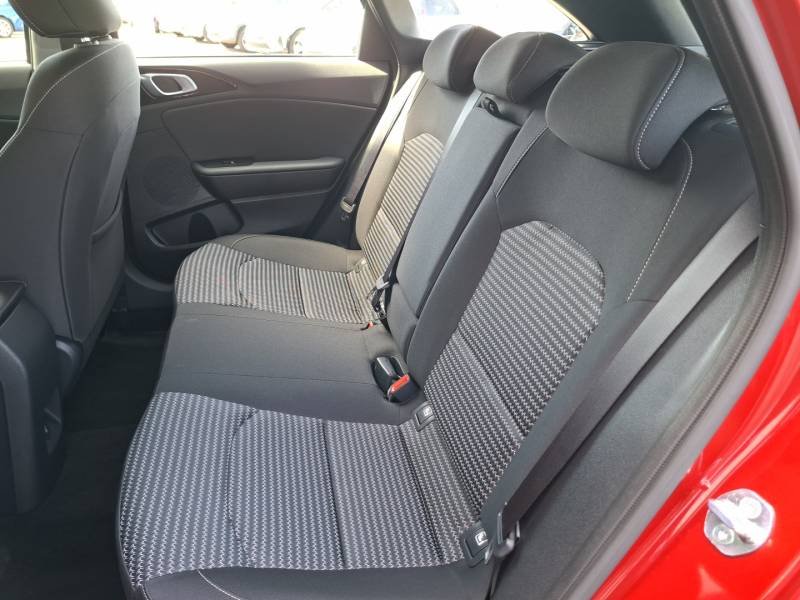 Kia CEED - Photo 18
