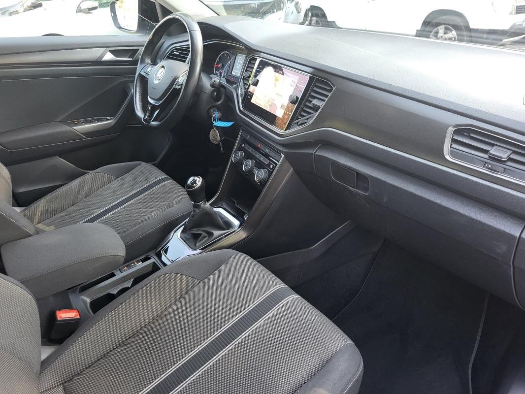 Volkswagen T-Roc - Photo 11