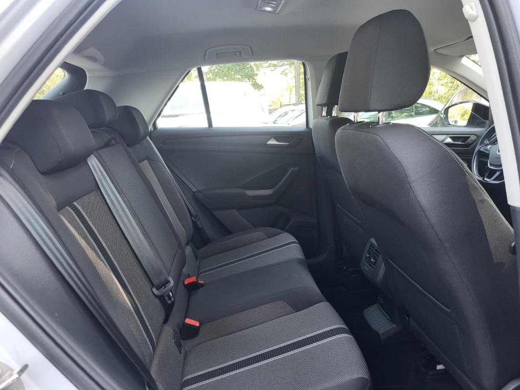Volkswagen T-Roc - Photo 12