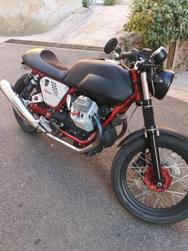 Moto Guzzi Moto Guzzi V7 750 RACER - Photo 1