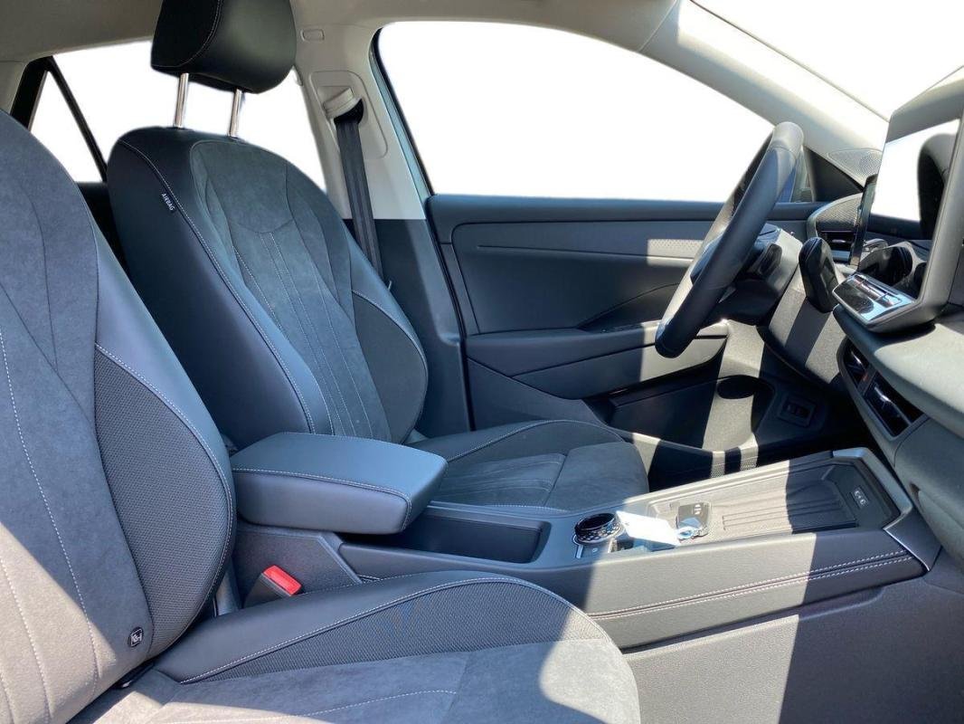 Volkswagen T-Roc - Photo 24