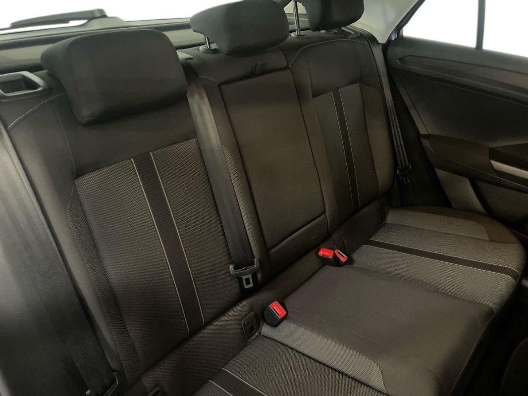 Volkswagen T-Roc - Photo 23