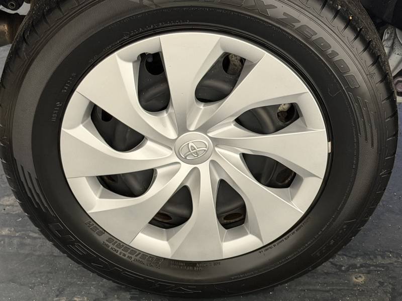 Toyota Yaris - Photo 11
